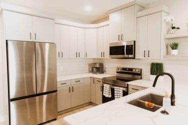 Kitchen (1) Kitchen (1)